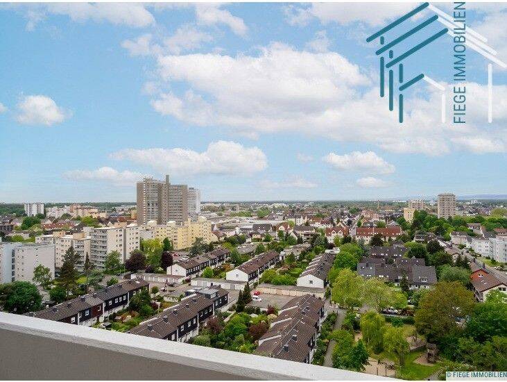 Großzügige 1 Zimmerwohnung mit Fernblick – Schwimmbad im Haus!, 63263 Neu-Isenburg
