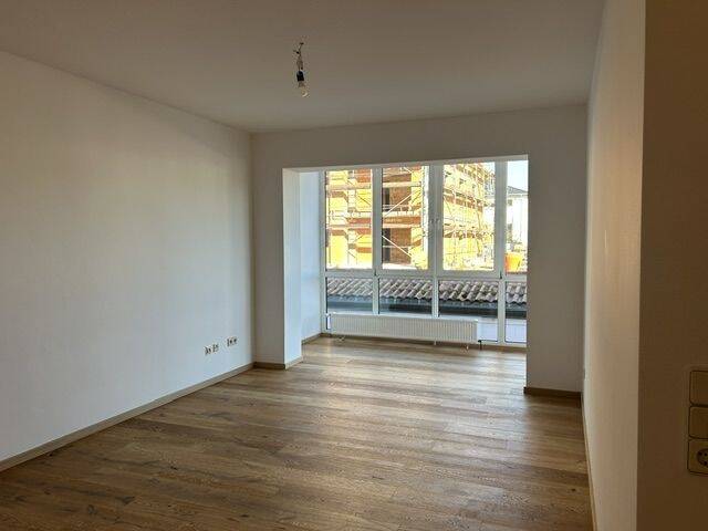 coole Singlewohnung – Rödental – Echtholz-Parkett 55m² – 2Zimmer frisch renoviert – Tiefgarage, 96472 Rödental