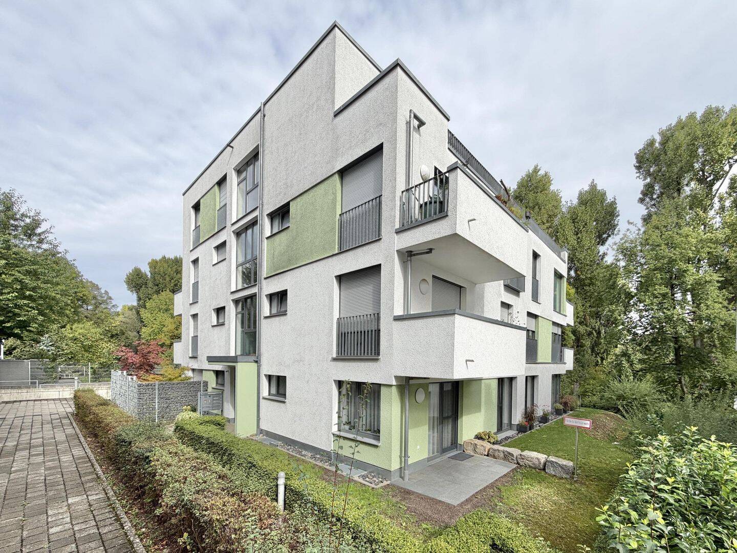 Waiblingen: Wunderschöne 4-Zimmer-Wohnung in Stadtnähe mit Blick ins Grüne, 71332 Waiblingen