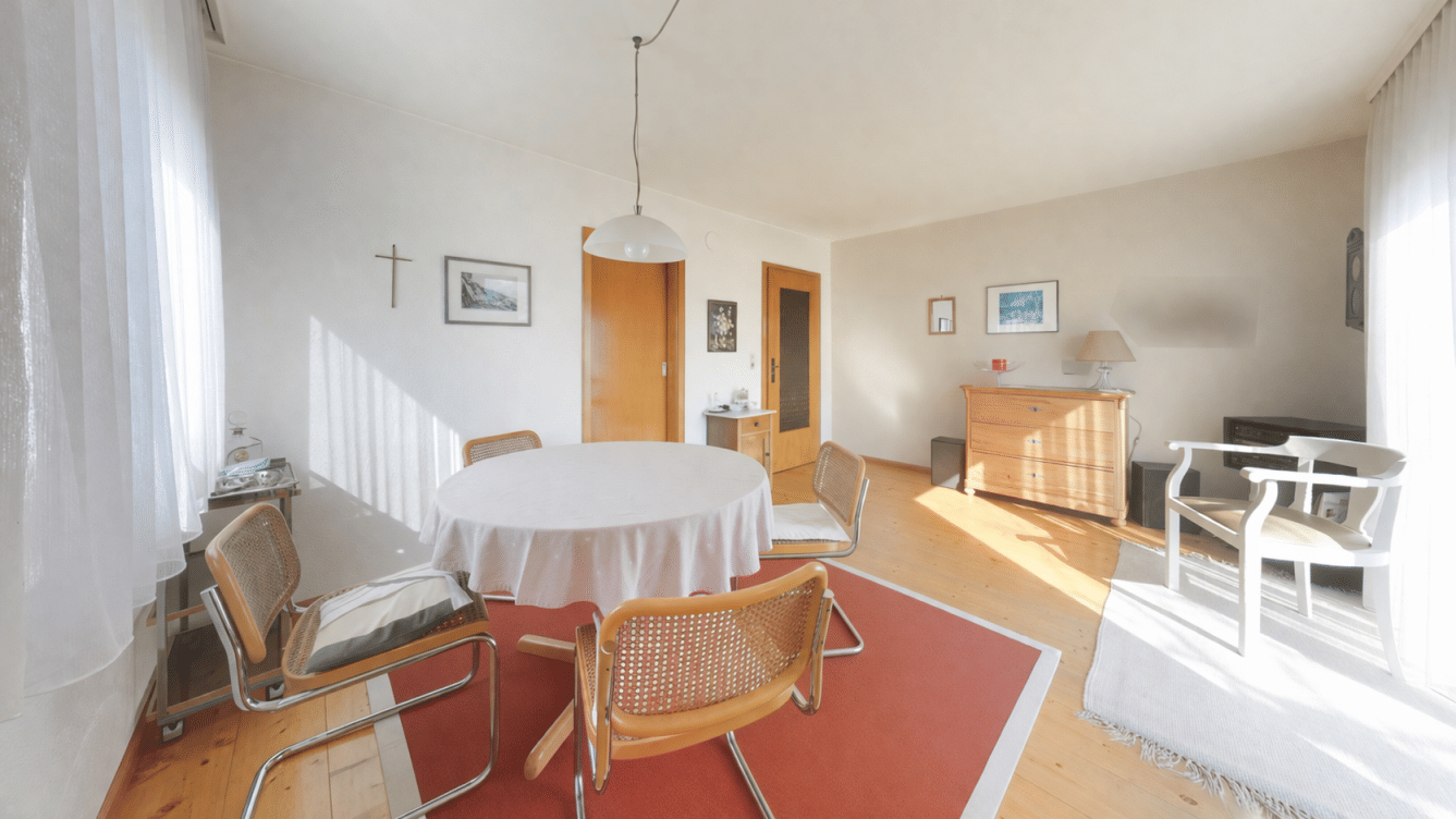Freistehendes Einfamilienhaus mit großem Garten, Weitblick und sonnigem Familienflair, 77948 Friesenheim