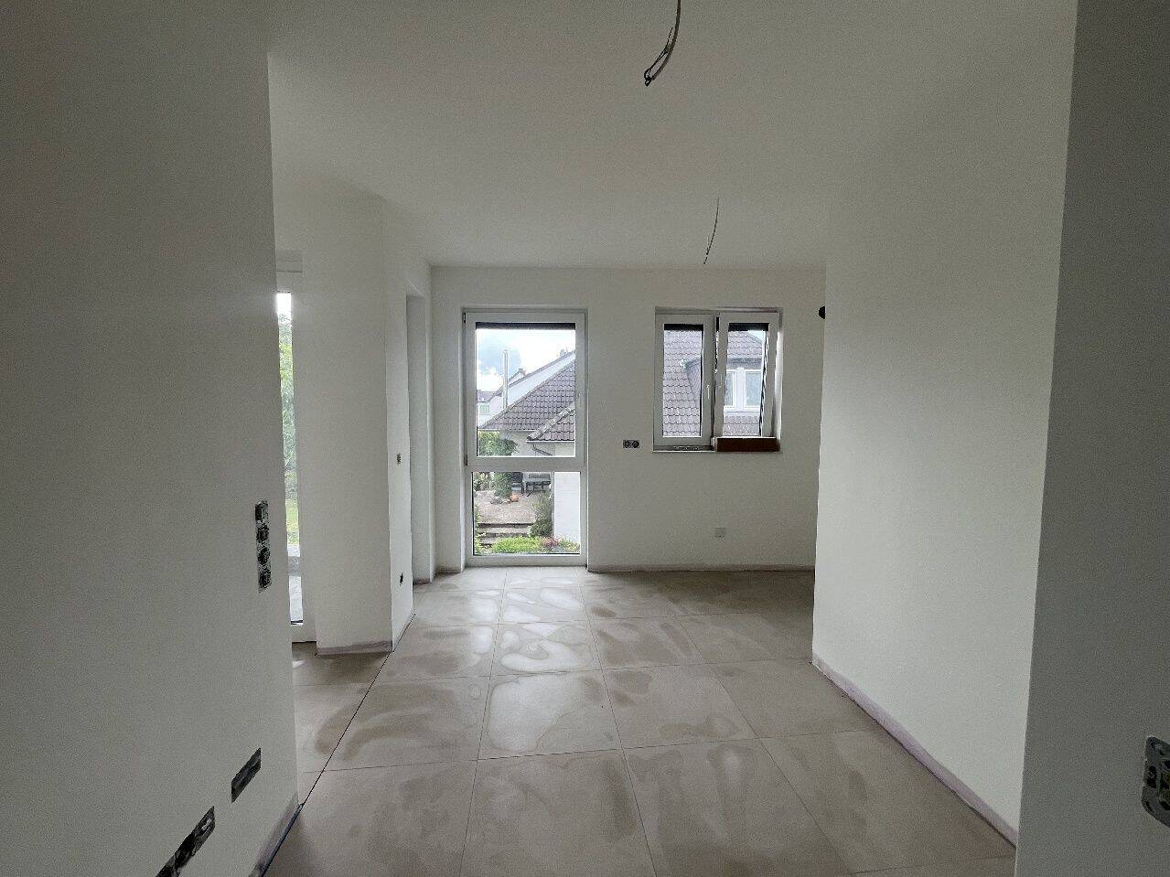 Charmante 2-Zimmer-Wohnung mit Balkon und Einbauküche, 33100 Paderborn