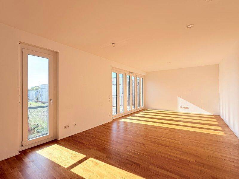 Platz für die gesamte Familie – 5-Zimmer-Wohnung mit Einbauküche, Balkon und Wintergarten, 65187 Wiesbaden (Biebrich Wiesbaden)