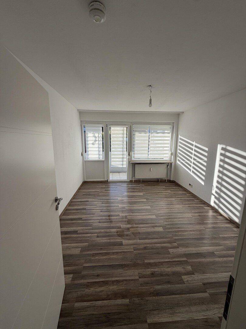 2-Zimmer Wohnung an der Stadtgrenze Fürth/ Nürnberg, 90763 Fürth (Südstadt Weikershof)