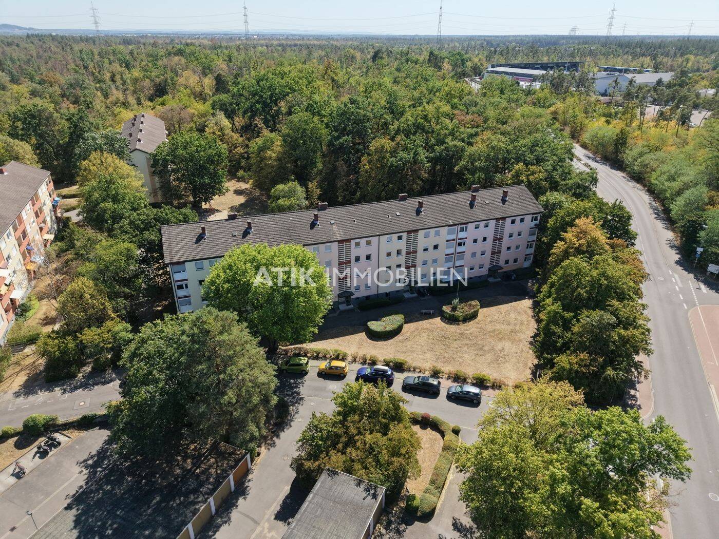 ATIK: Starkes Gesamtpaket: Renovierte 2-Zimmer-Wohnung inkl. Garage & Einbauküche, 69207 Sandhausen