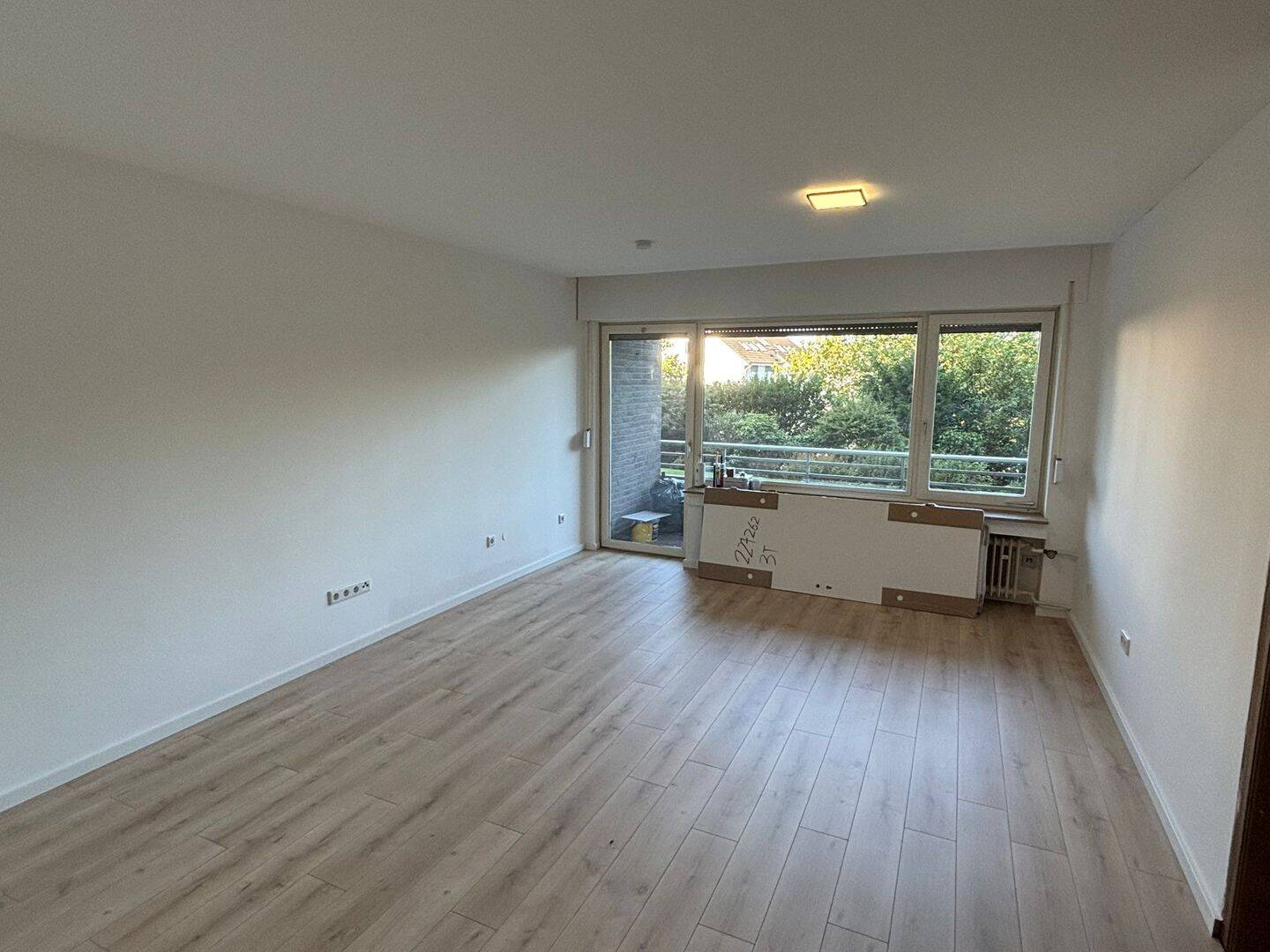 Modernisierte 2-Zimmer-Wohnung in Solingen-Wald, 42655 Solingen (Höhscheid Merscheid Solingen-Mitte Wald)