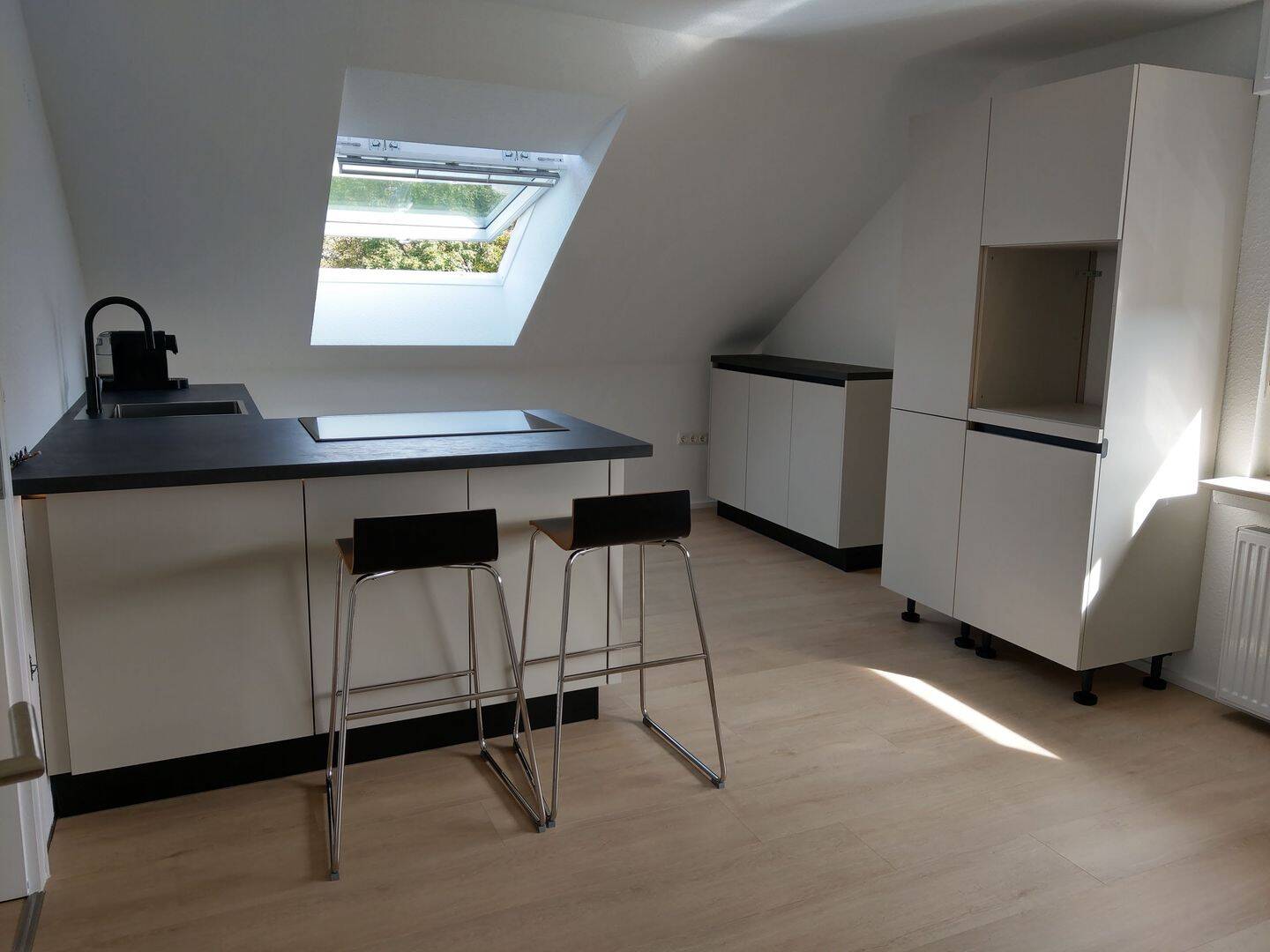 Erstbezug: Hochwertig ausgebaute 3-Zimmer-Dachgeschosswohnung mit Küche in 33803 Steinhagen Amshausen, 33803 Steinhagen