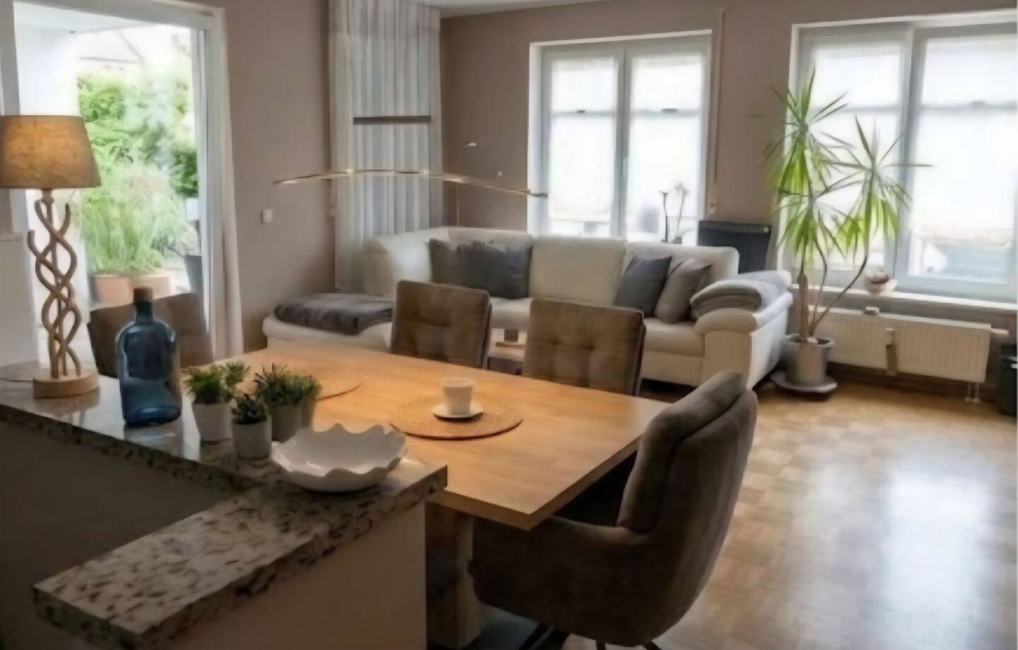 2-Zimmer-Terrassenwohnung mit kleinem Garten & 2 Duplex-Garagen, 63741 Aschaffenburg (Damm Innenstadt Leider Nilkheim Strietwald)