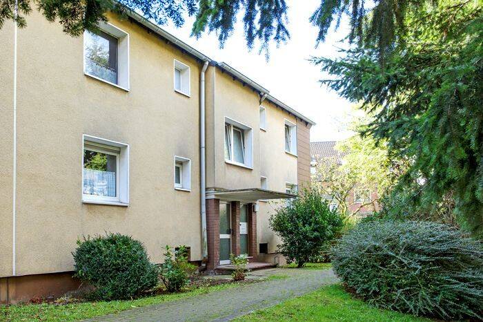 Frisch renovierte 2-Zimmer-Wohnung mit modernem Laminatboden, 47169 Duisburg (Aldenrade Fahrn Marxloh Röttgersbach Wehofen)