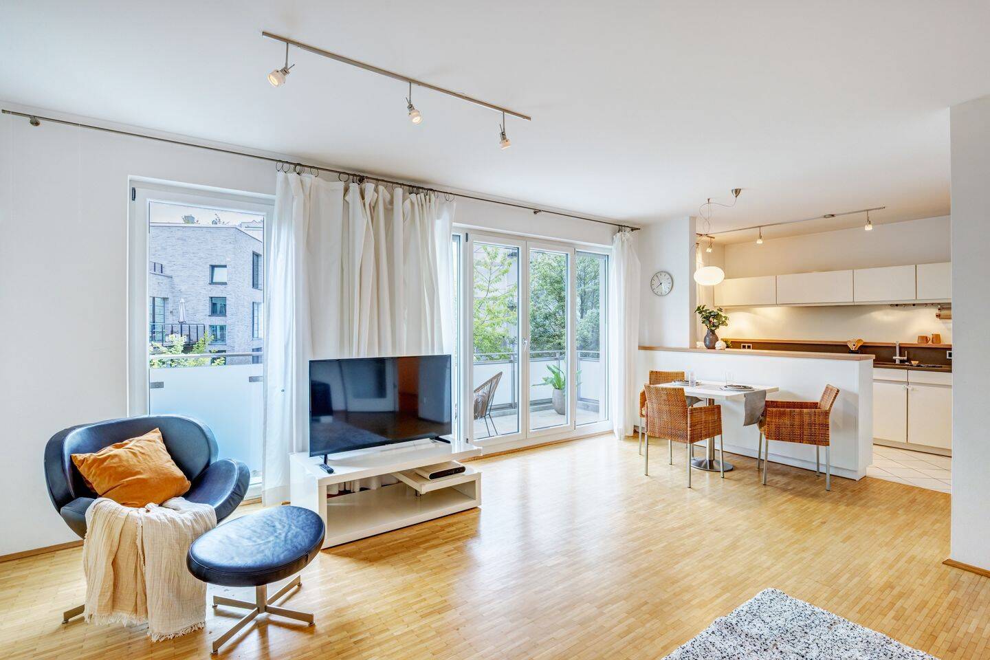 Neuhausen: Großzügige 3-Zimmer Wohnung – zentral und ruhig, 80636 München (Maxvorstadt Neuhausen-Nymphenburg)