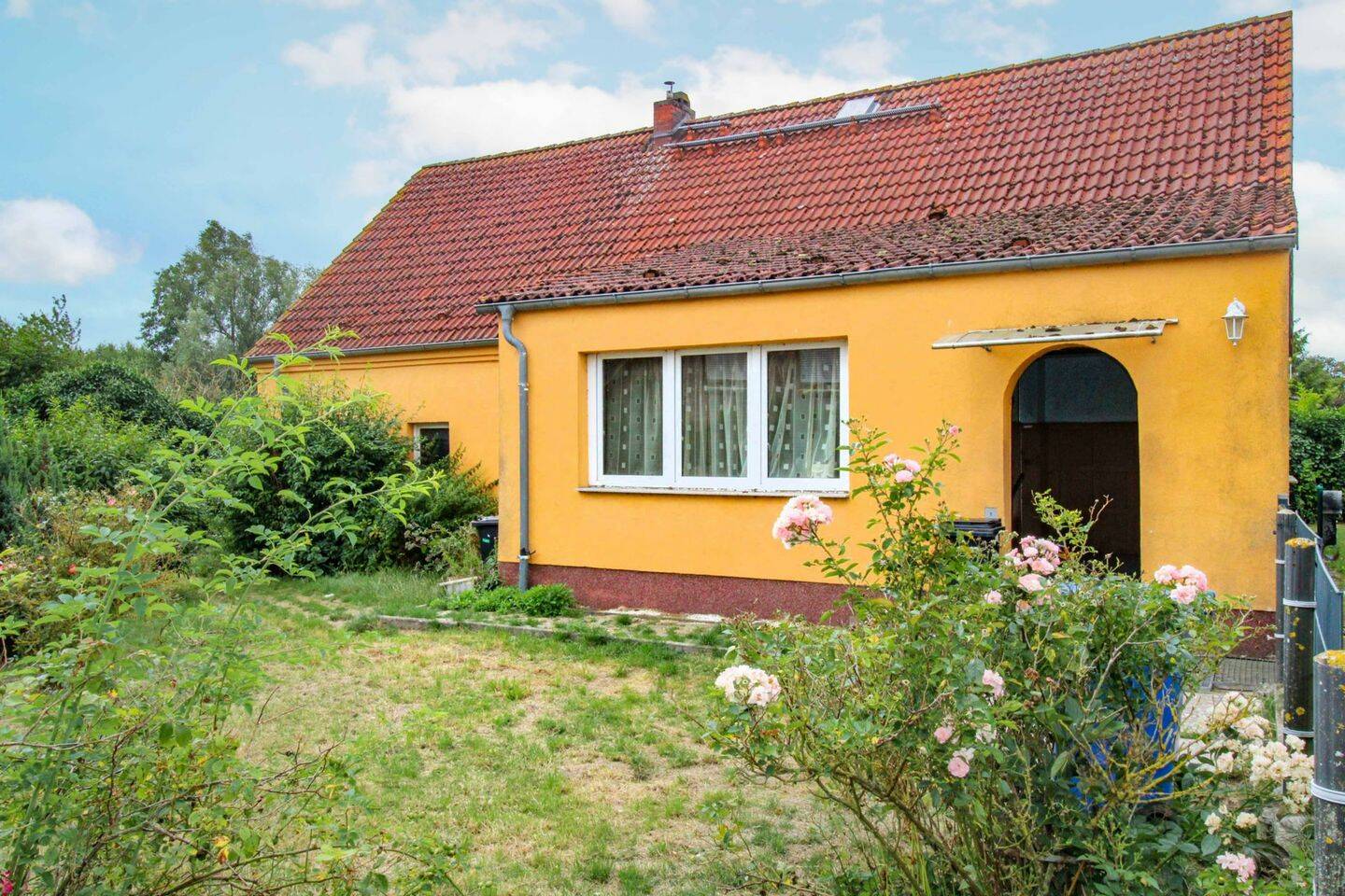Viel Grundstück. Viel Natur. Viel Potenzial. Sanierungsbedürftiges EFH auf ca. 4640m² Feldrandlage, 18507 Grimmen