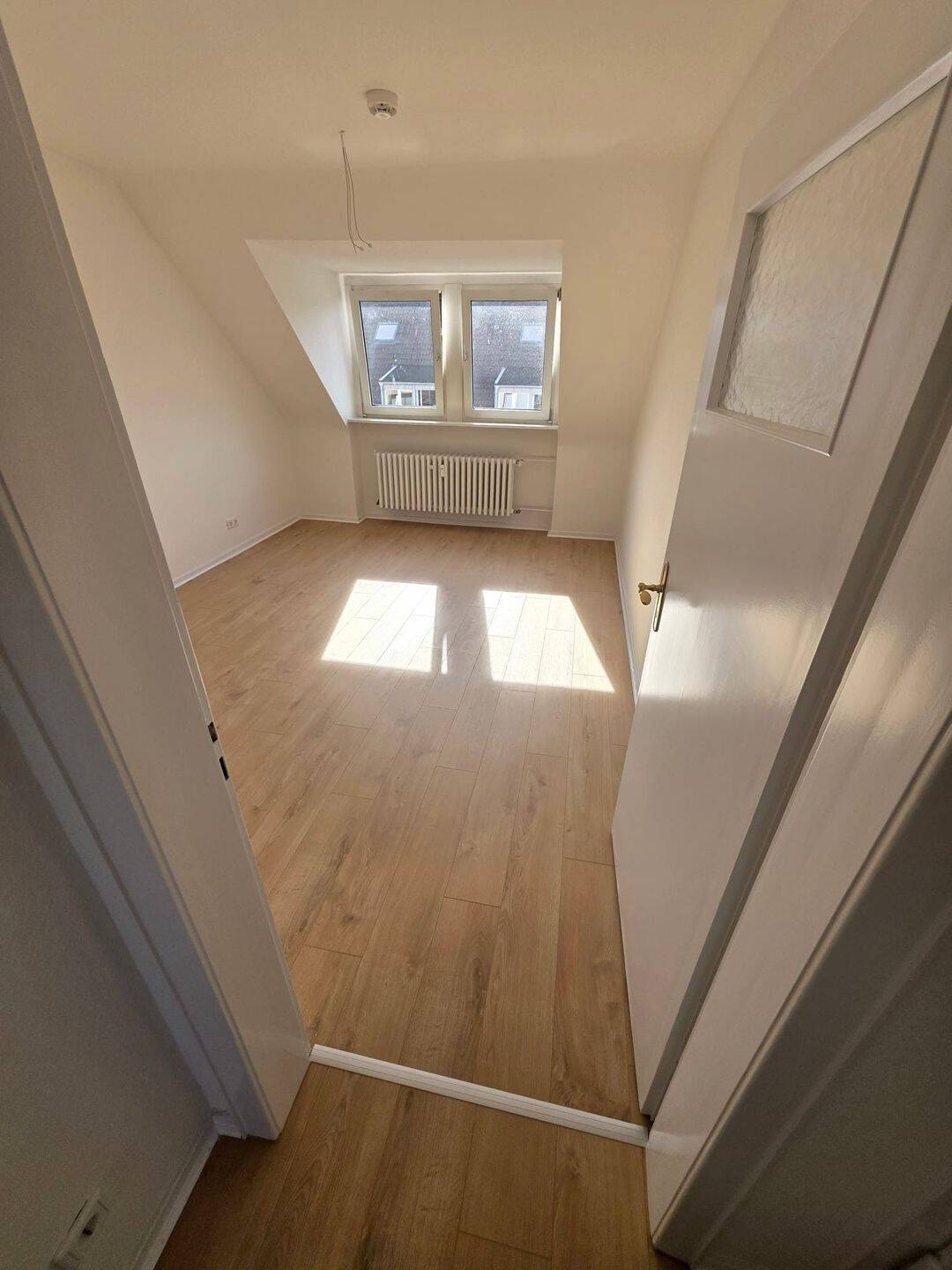 Erstbezug nach Sanierung: 4-Zimmer-Wohnung in Pempelfort, 40477 Düsseldorf (Derendorf Golzheim Pempelfort)