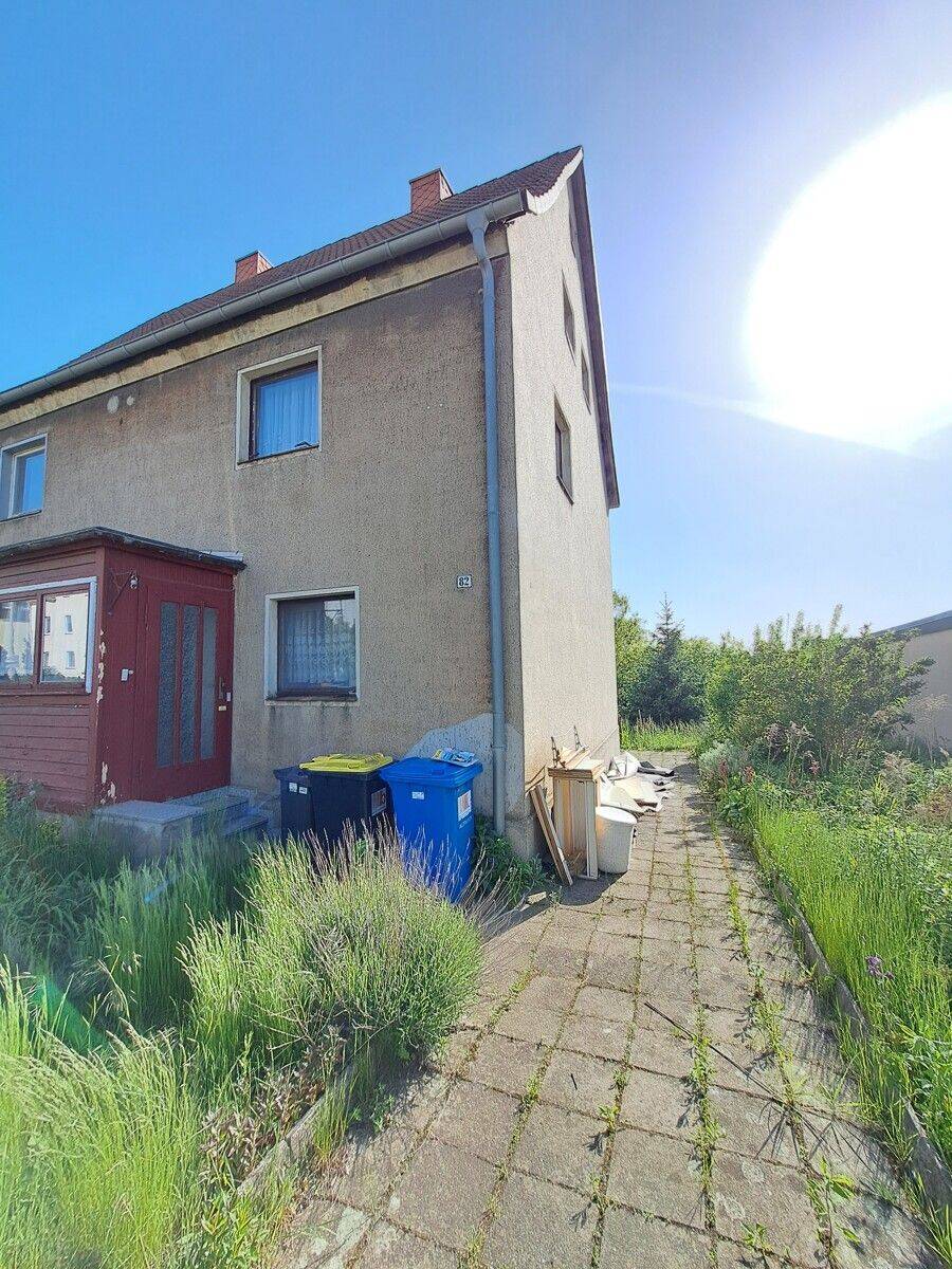 Sanierungsbedürftige Doppelhaushälfte mit Garten und Potenzial in Freiberg zu verkaufen!, 9599 Freiberg