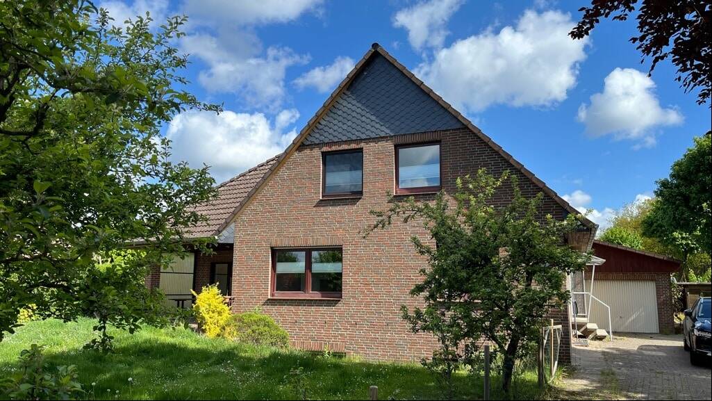 Einfamilienhaus mit Einliegerwohnung und Garage, 29649 Wietzendorf