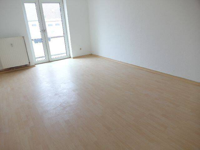 Ruhige zentrale helle 3 Zi.-Whg. mit 2 Balkonen, Einbauküche u. Kfz.-Platz in der Nähe v. Bahnhof, 31785 Hameln