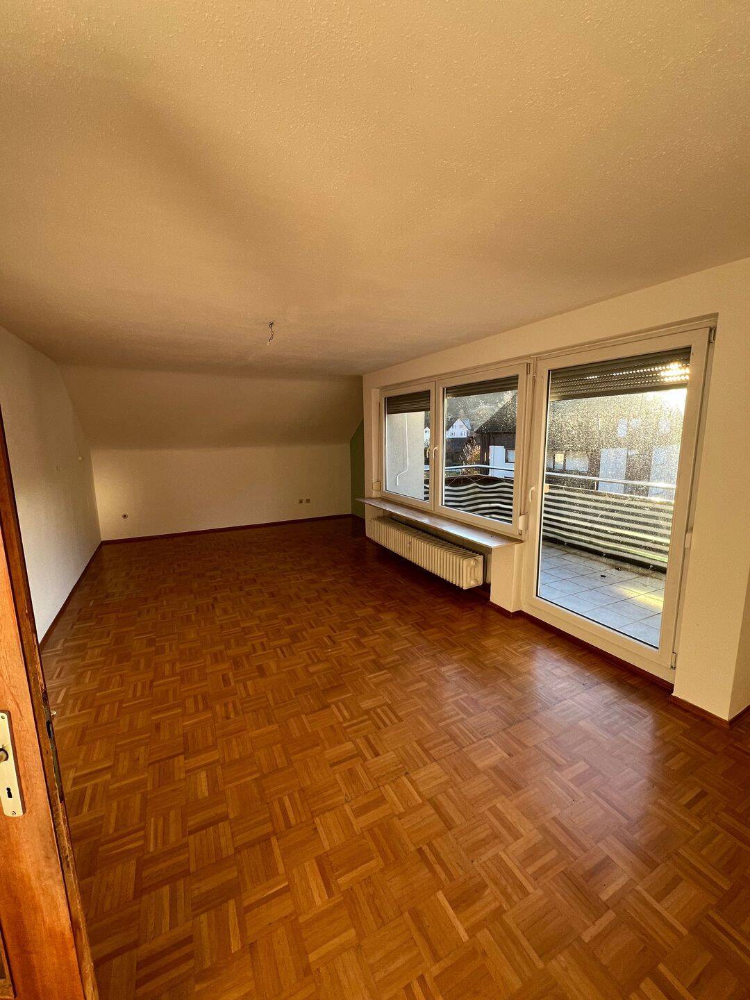 Schön wohnen in Calmbach – 3 Zimmer
Wohnung mit Balkon & Ausblick, 75323 Bad Wildbad