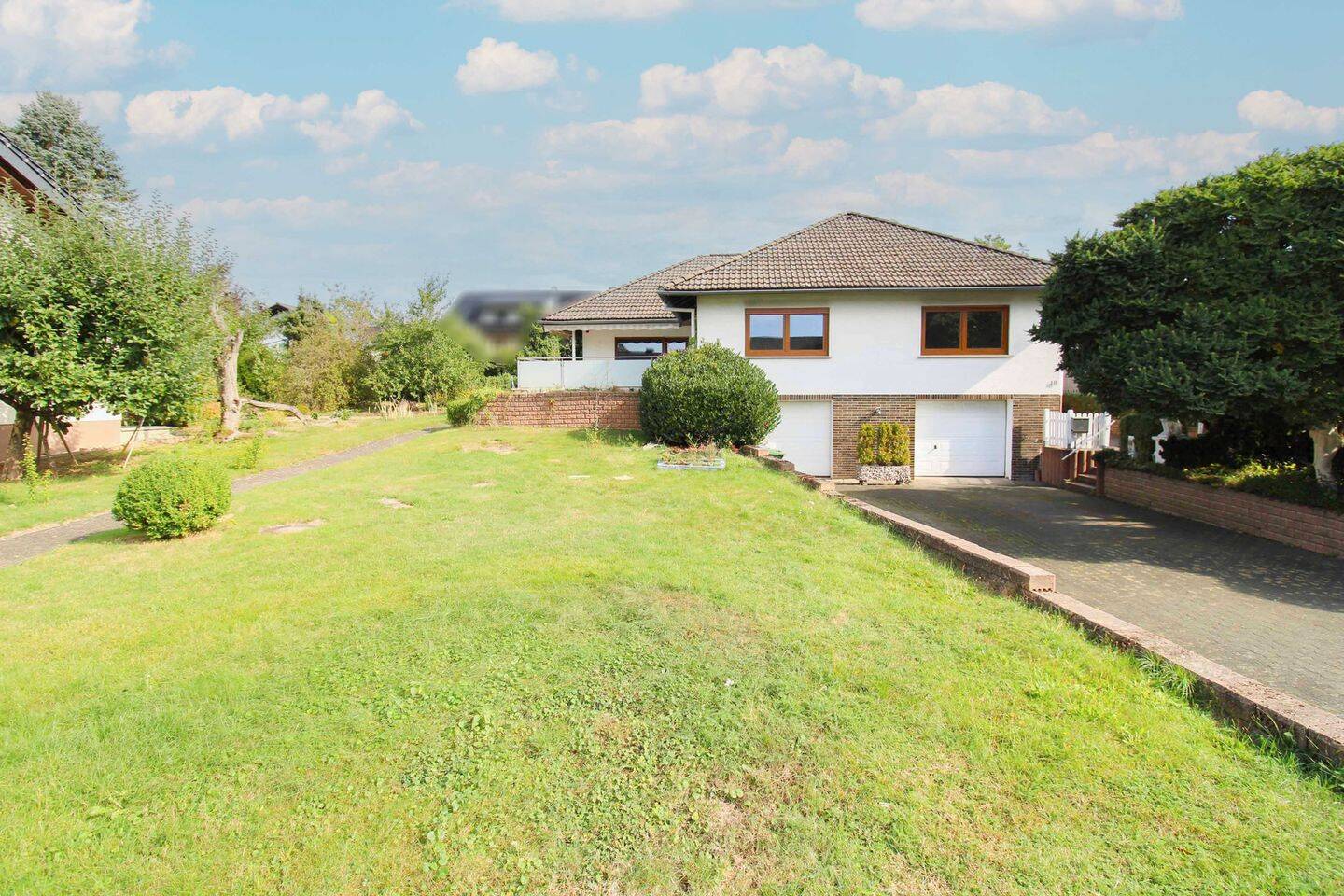 Hochwertiger Bungalow mit großzügigem Wohnen auf einer Ebene und sonnigem Südgarten, 35099 Burgwald
