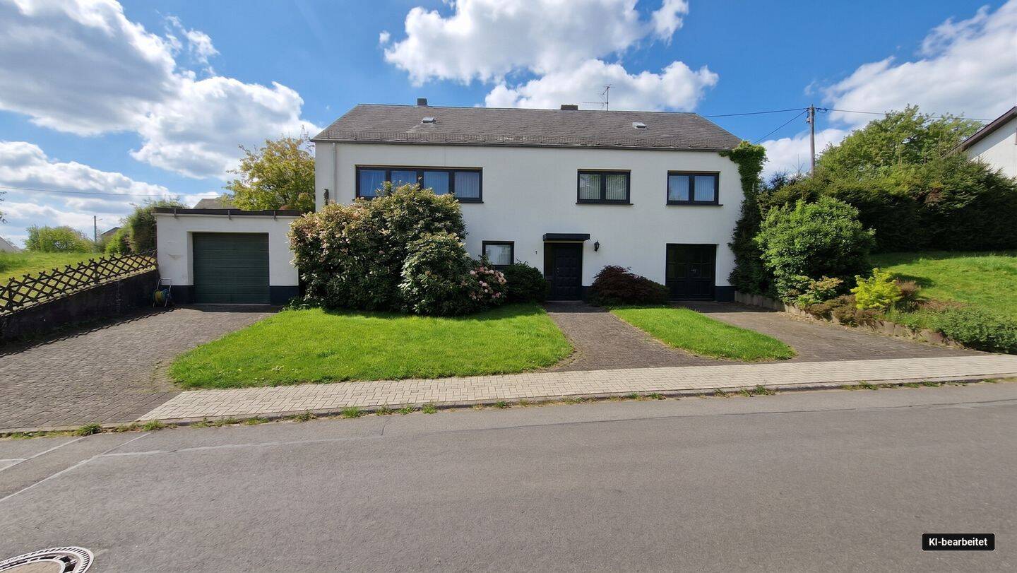 Klassisches Einfamilienhaus mit großem Grundstück – Potenzial für Familien, 54413 Grimburg