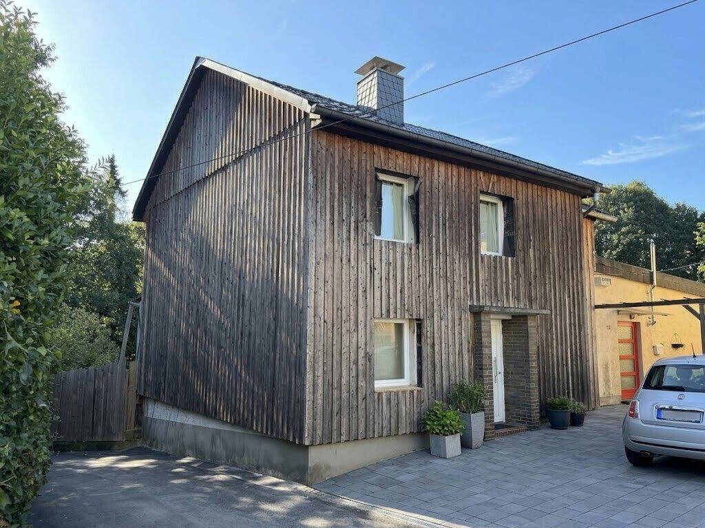 ++ Traumhaftes Familiendomizil mit Pippi-Langstrumpf-Charme: Liebevoll saniertes 1-Familienhaus in idyllischer Hofschaftslage ++, 42653 Solingen (Gräfrath Solingen-Mitte Wald)