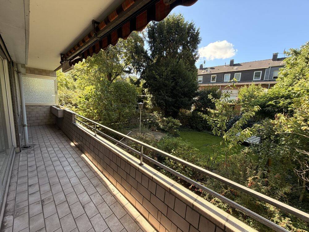 Gemütliche Erdgeschosswohnung mit großem Balkon und Garage in Duisburg-Meiderich!, 47137 Duisburg (Mittelmeiderich Obermeiderich Untermeiderich)