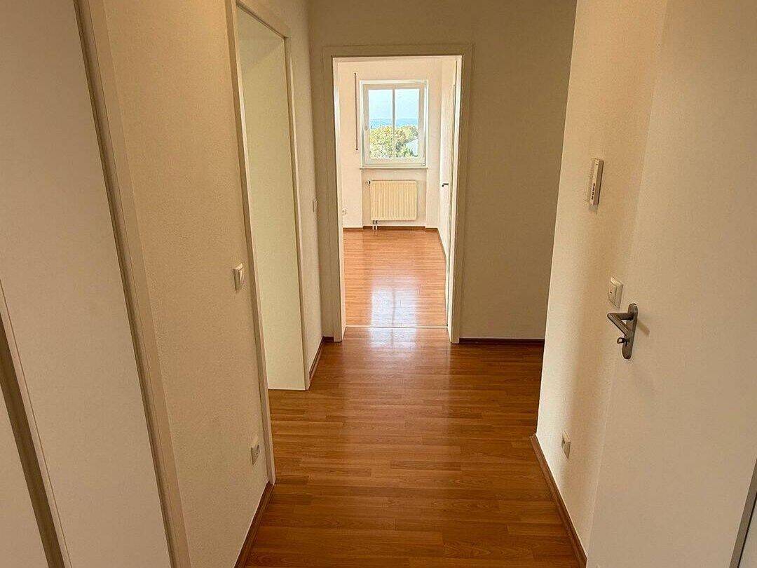 Schöne 3-Zimmer-Wohnung mit Balkon, Einbauküche & Garage in ruhiger, zentrumsnaher Lage von Amberg, 92224 Amberg
