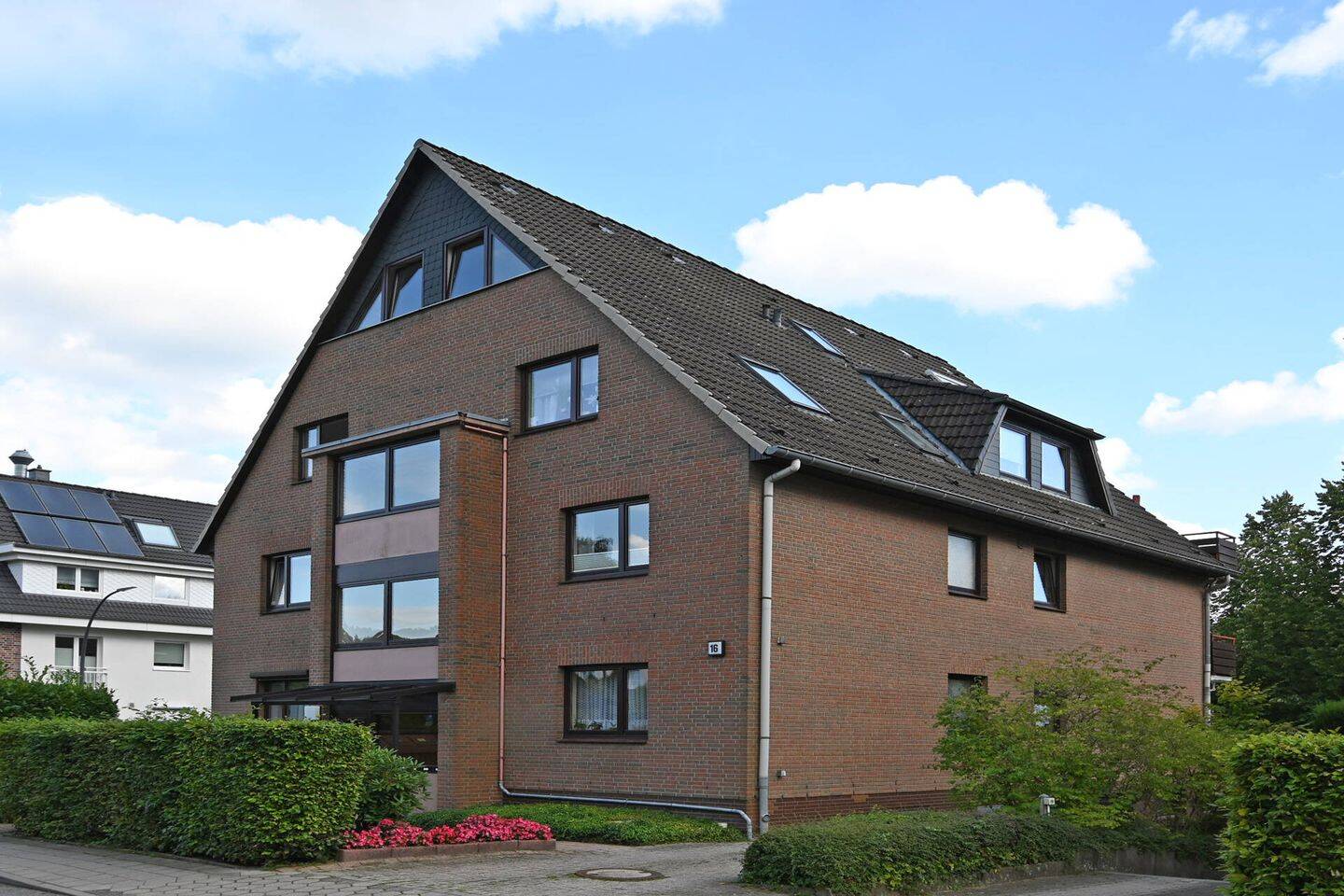 Schöne 3 Zimmer Maisonette Wohnung mit Balkon und Tiefgaragenstellplatz in HH-Volksdorf., 22359 Hamburg (Wandsbek Bergstedt Rahlstedt Volksdorf)