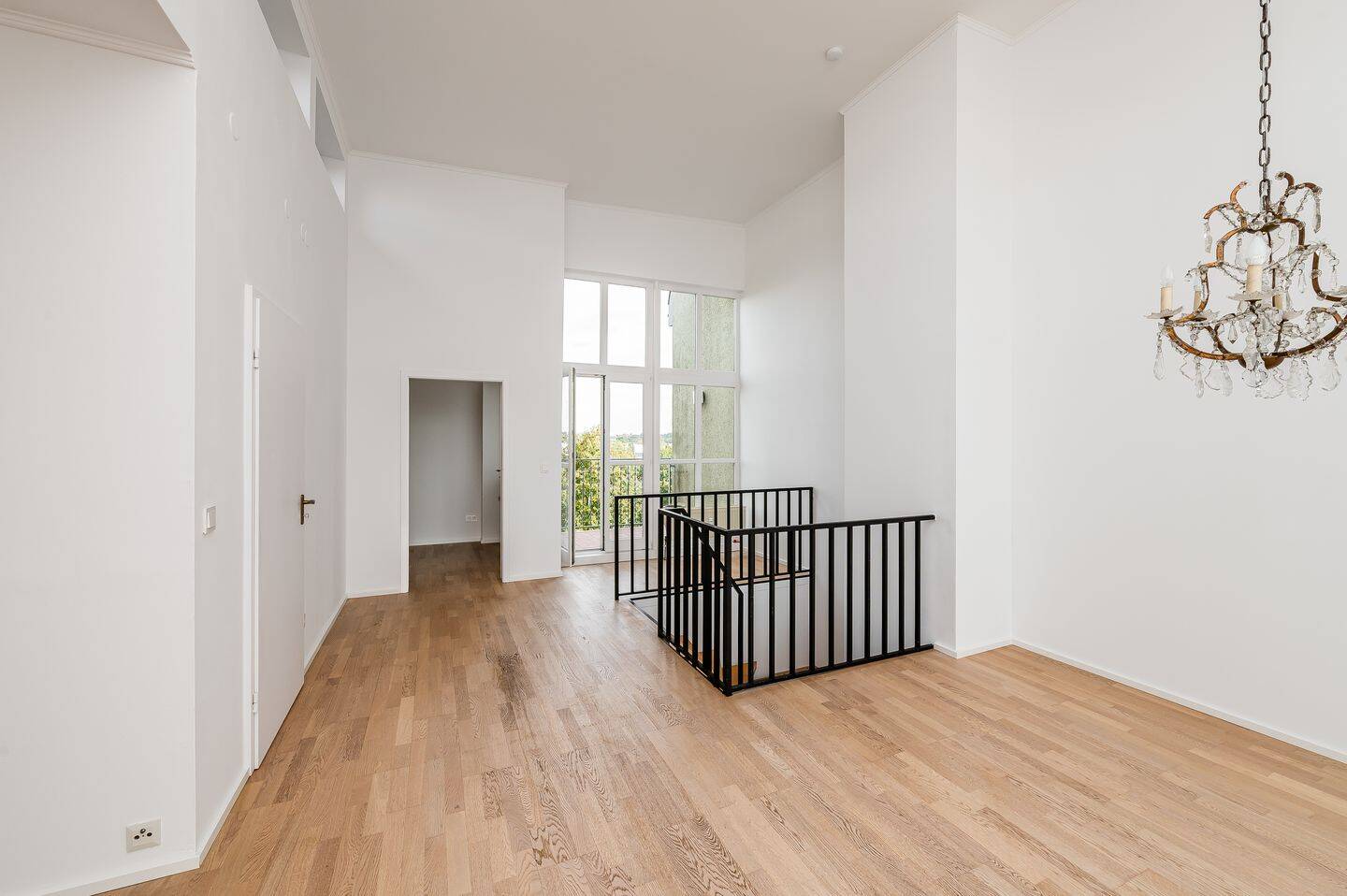 Besondere Dachgeschosswohnung mit drei Balkonen in Neukölln, 12059 Berlin (Neukölln Kolonie Petersbaude Kolonie Rübezahl)