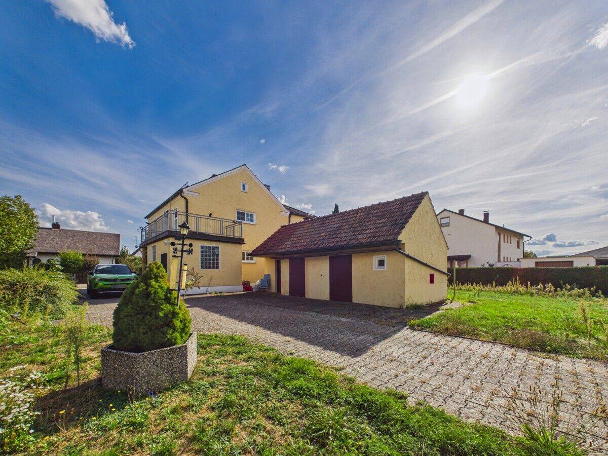 Großes Ein/Zweifamilienhaus auf 965 m² Grundstück – optional zur Teilung oder weiteren Bebauung, 85126 Münchsmünster