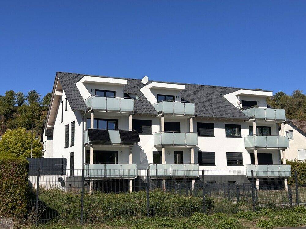 Klasse Erstbezug: Moderne 4-Zi.-Wohnung mit zwei Balkonen und Blick auf den Main!, 63785 Obernburg a. Main