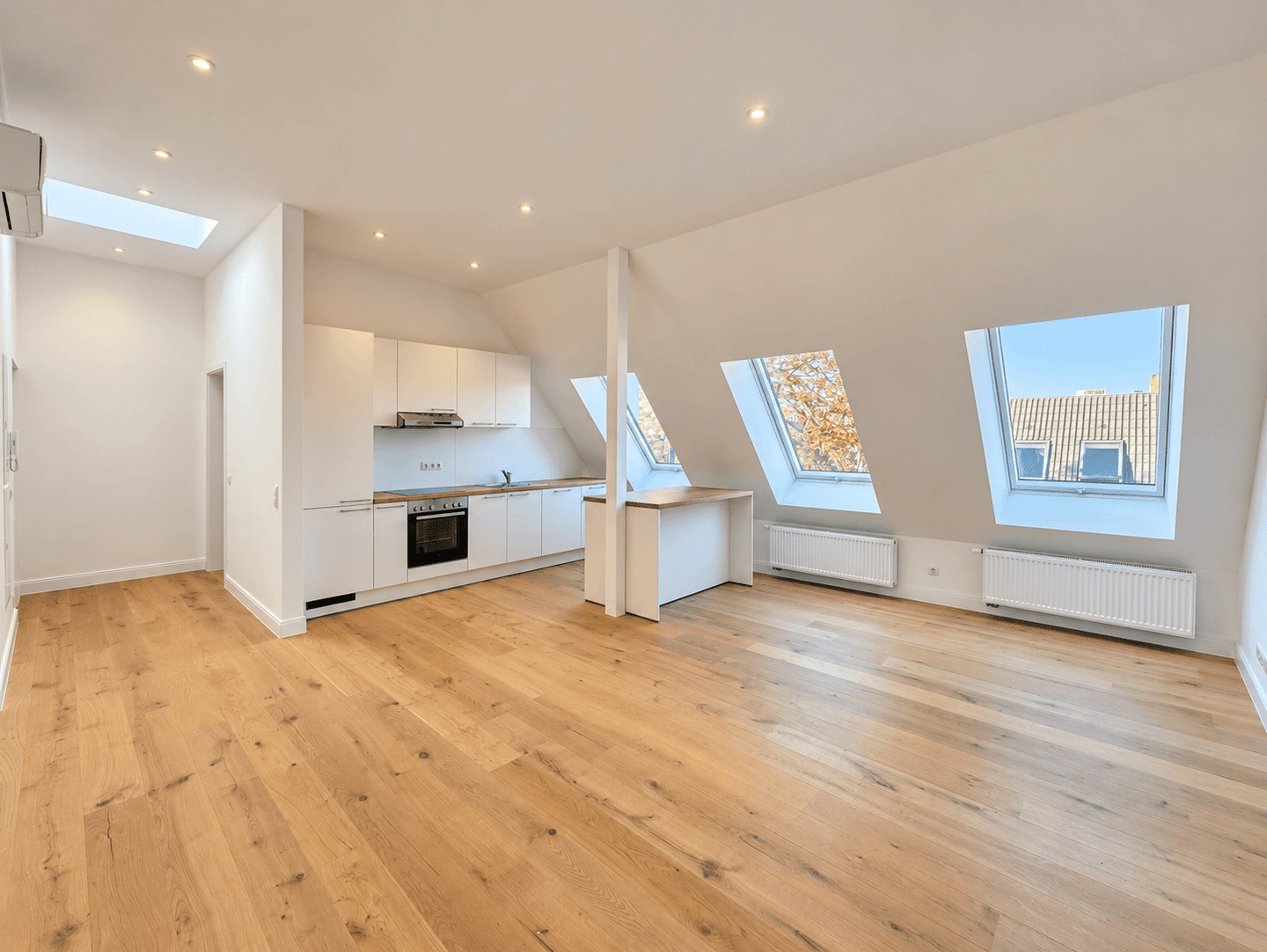 3-Zimmer-Dachgeschosswohnung mit Balkon in Berlin-Edisonstraße, 12459 Berlin (Treptow-Köpenick)