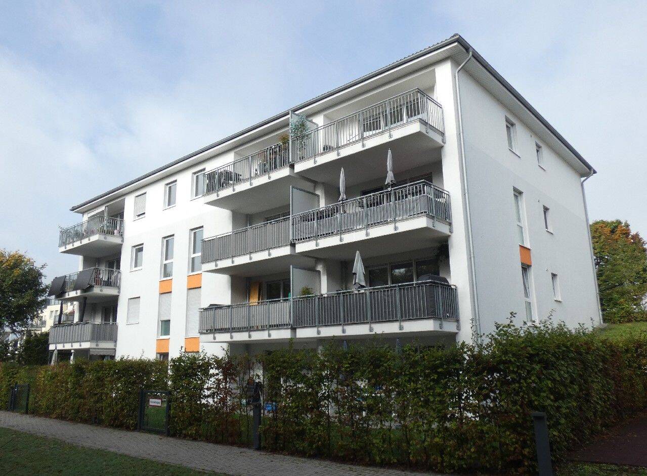 Moderne 4-Zimmer-Wohnung mit Einbauküche in grüner und familienfreundlicher Lage!, 51377 Leverkusen (Alkenrath Manfort Schlebusch Steinbüchel)