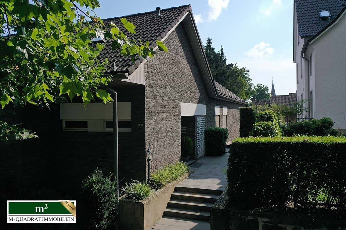 Großzügige Unternehmervilla mit vielen Möglichkeiten in begehrter Lage von Lennep, 42897 Remscheid (Lennep)