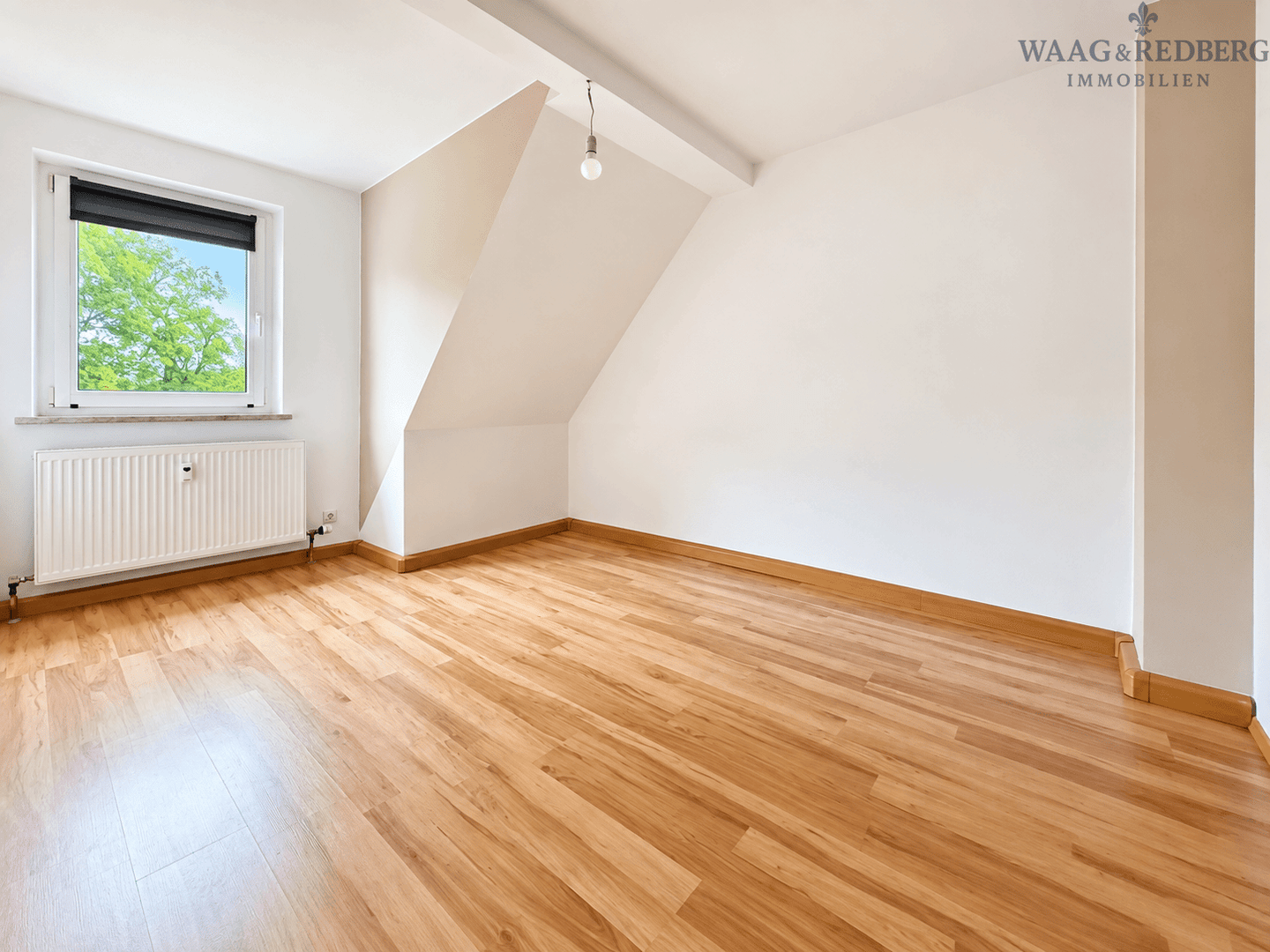 Charmant wohnen über den Dächern – ca. 65 m² Dachgeschosswohnung in der Bayreuther Königsallee, 95448 Bayreuth