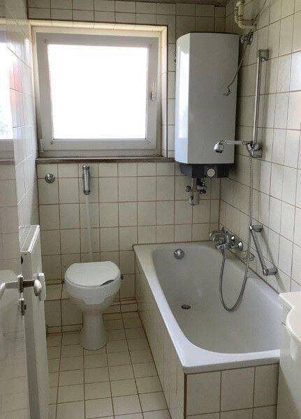 Reinkommen und Wohlfühlen: praktische 3-Zimmer-Wohnung, 70439 Stuttgart (Neuwirtshaus Stammheim Zuffenhausen)