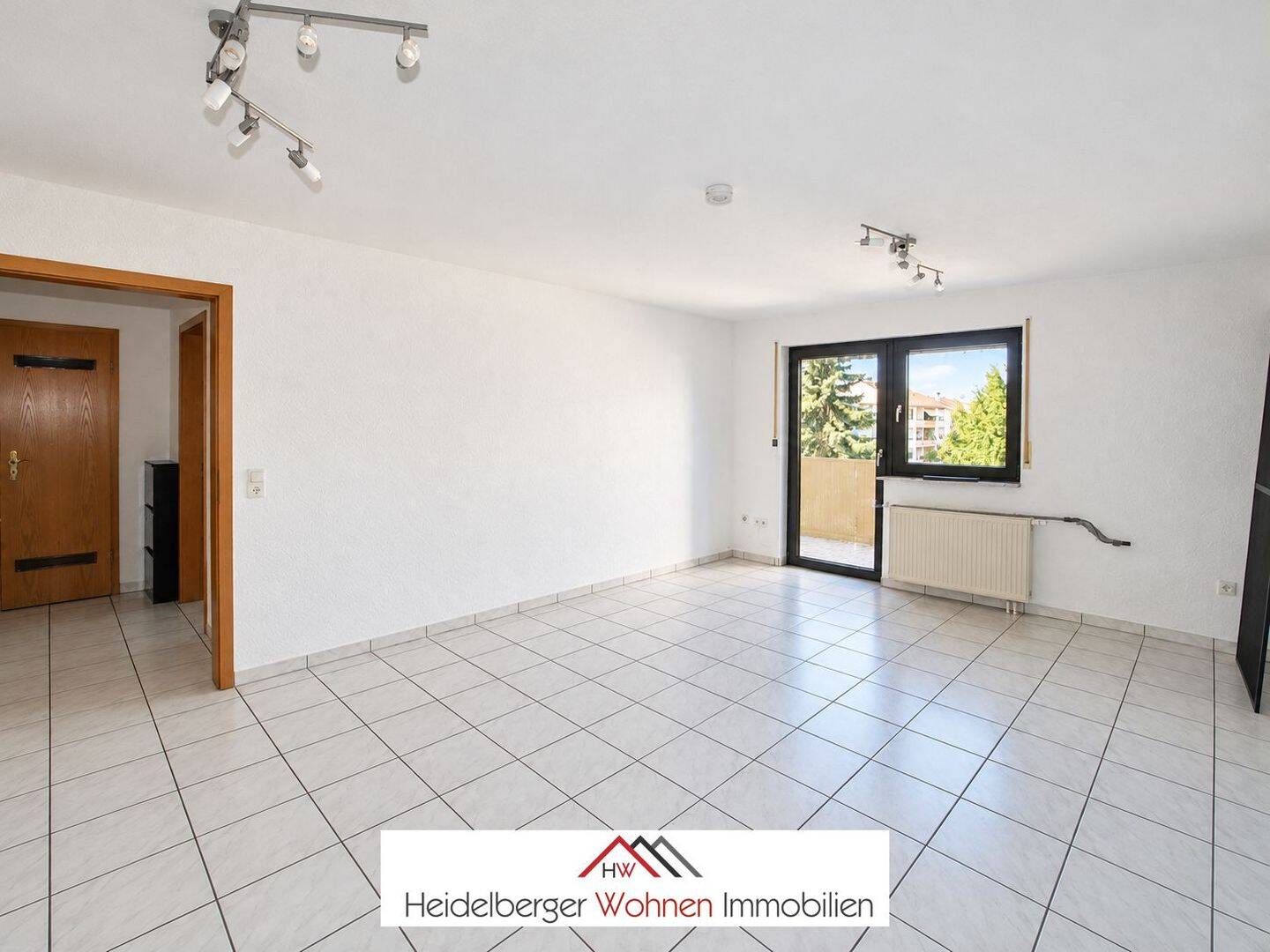 Helle 3,5-Zimmer-Wohnung mit Balkon ins Grüne, Tageslichtbad & Tiefgaragenstellplatz, 67065 Ludwigshafen am Rhein (Gartenstadt Maudach Mundenheim Rheingönheim West)