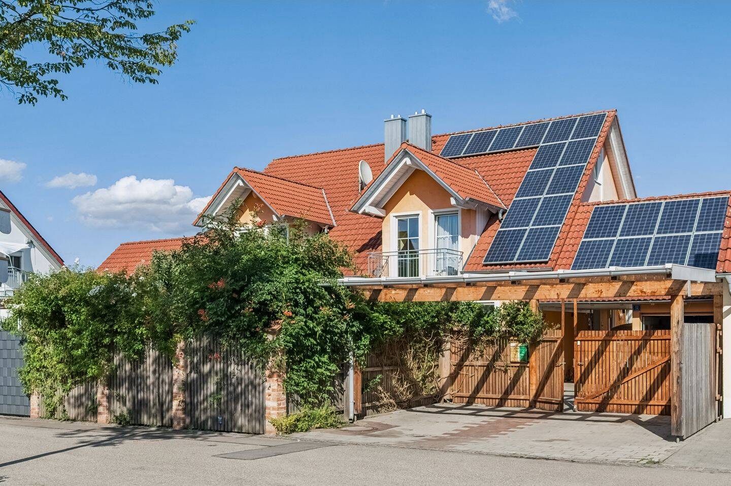 Viel Platz, grüne Oase und eigene Energie – Familienhaus in Rohrbach, 85296 Rohrbach