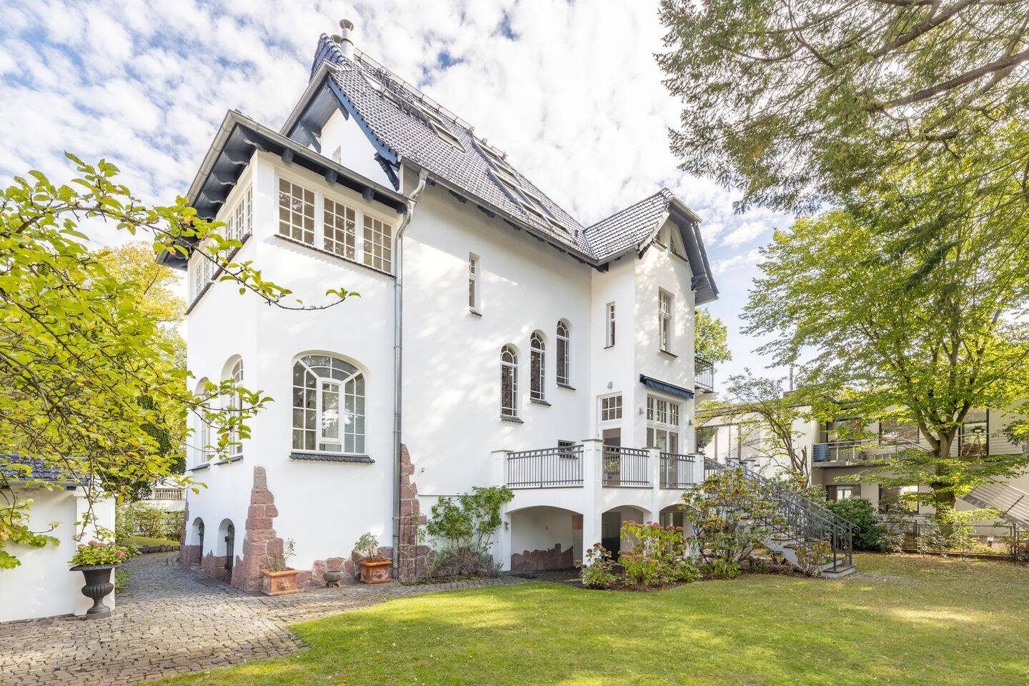 Repräsentative Jugendstil-Turmvilla in privilegierter Villenlage, 14129 Berlin (Steglitz-Zehlendorf Nikolassee Zehlendorf Schlachtensee)