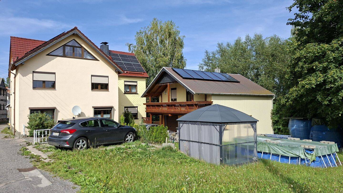 Zweifamilienhaus mit Ferienwohnung am Ortsrand von Oberhain!, 7426 Königsee