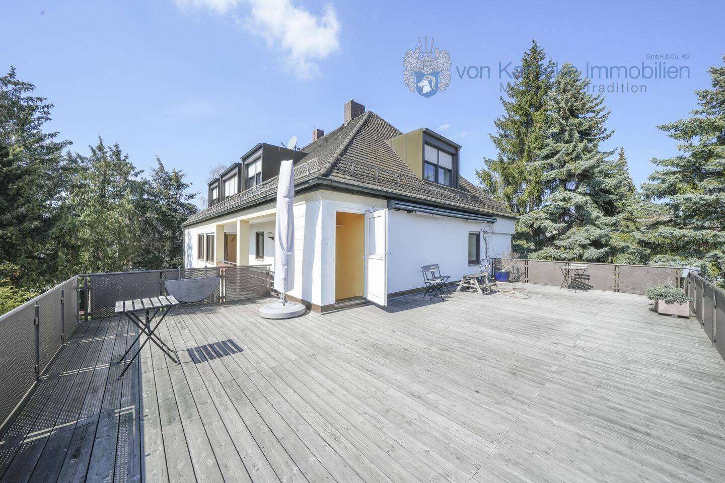 Großzügige 4-Zimmer-Wohnung mit 60m² Dachterrasse in Nürnberg – St. Johannis, 90419 Nürnberg (Kleinweidenmühle Sankt Johannis)