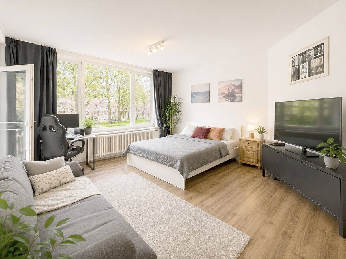 Renovierte WG-geeignete 2-Zi.-Whg. mit Südwest-Balkon – ruhig wohnen und alles direkt vor der Tür, 81735 München (Berg am Laim Ramersdorf-Perlach Trudering-Riem)