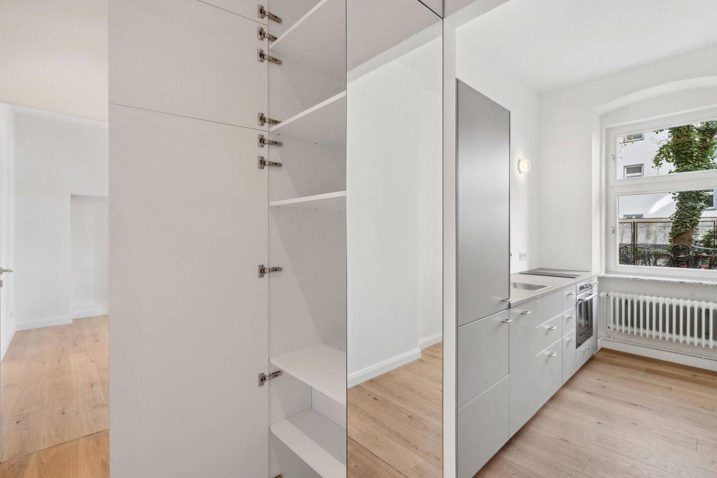 Commission-Free · Fully Renovated · With Fitted Kitchen in the Heart of a vibrant Neighborhood, 12045 Berlin (Neukölln)