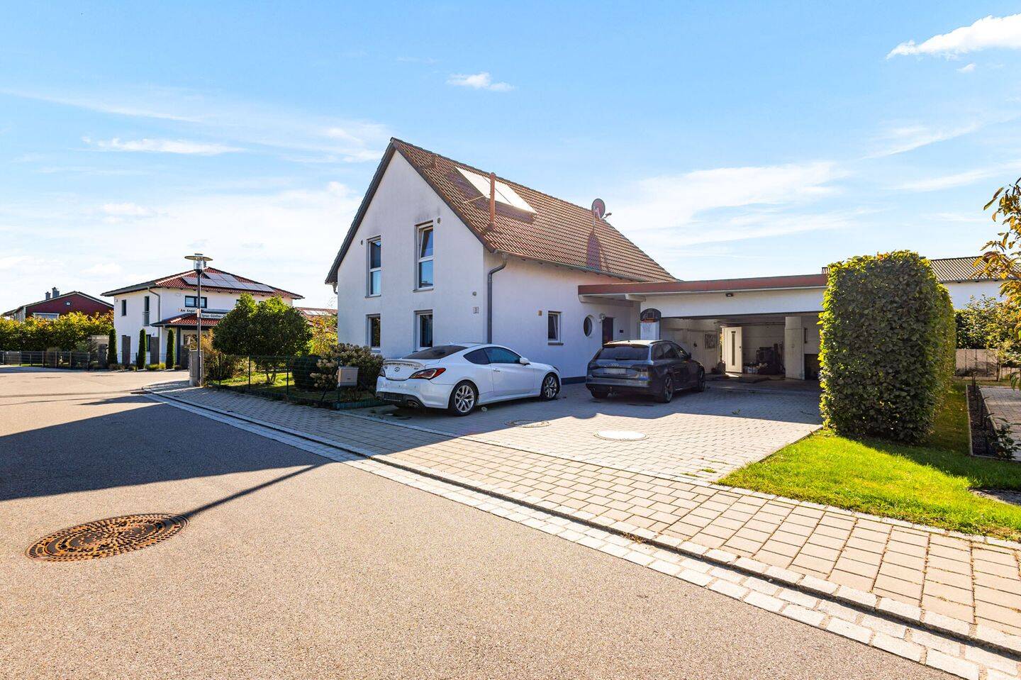 Neuwertiges Einfamilienhaus in guter Lage, 93104 Sünching