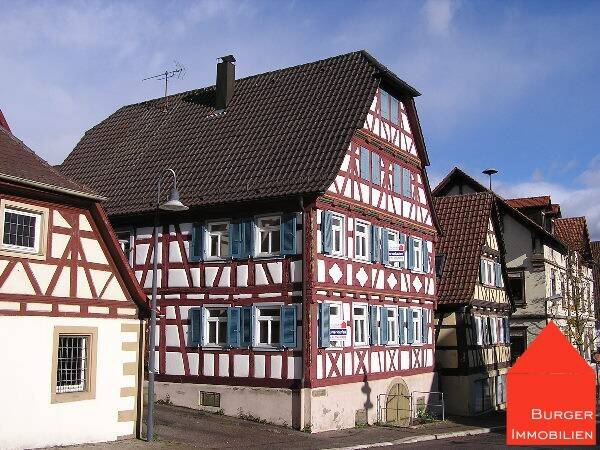 Wunderschöne 2-Zimmerwohnung, bestens renoviert, in einem alten Fachwerkhaus in Dürrn, 75248 Ölbronn-Dürrn