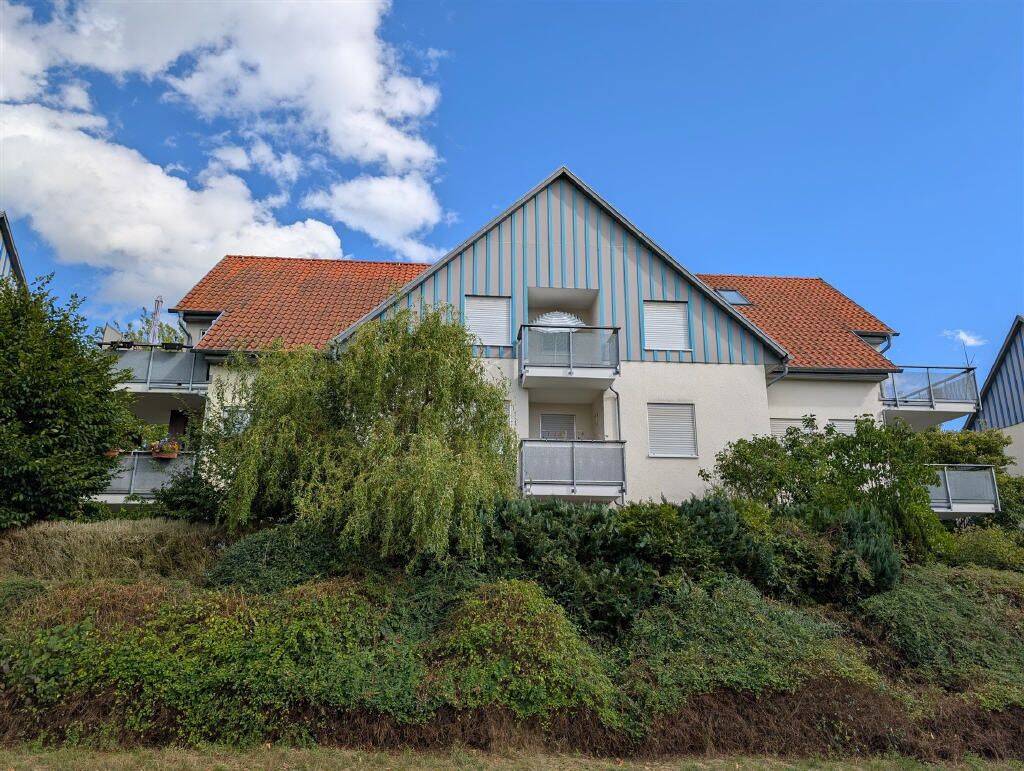 Silberstraße – tolle 3-Raum-Wohnung mit freiem Blick übers Feld!, 8112 Wilkau-Haßlau
