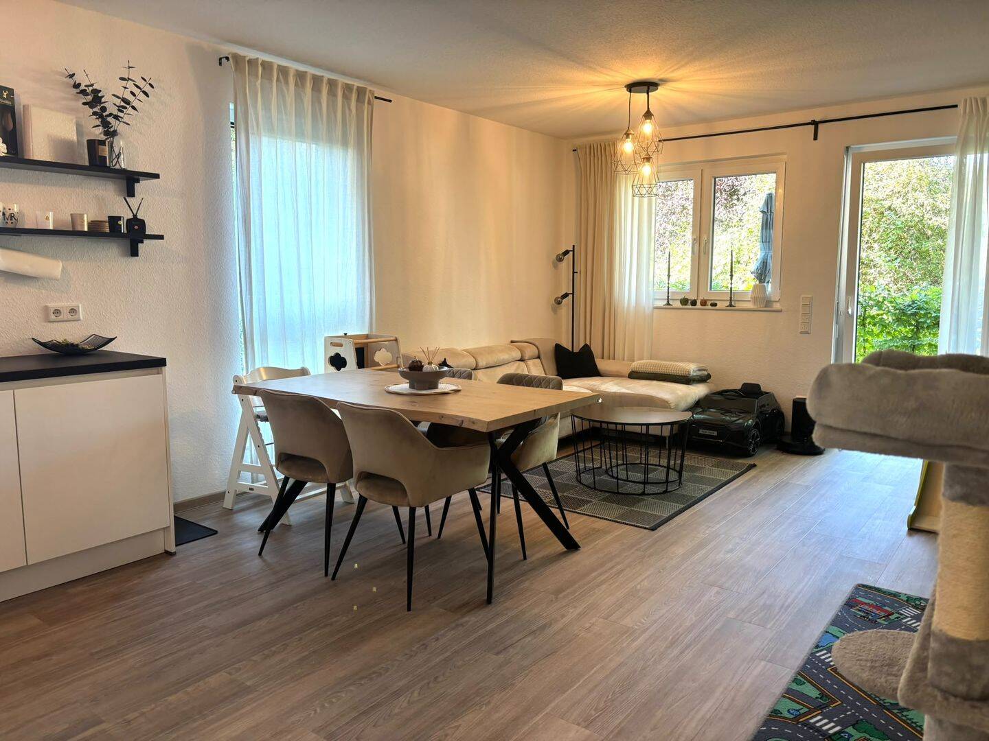 Helle und großzügige 2-Zimmer-Wohnung mit Terrasse und Stellplatz, 32105 Bad Salzuflen