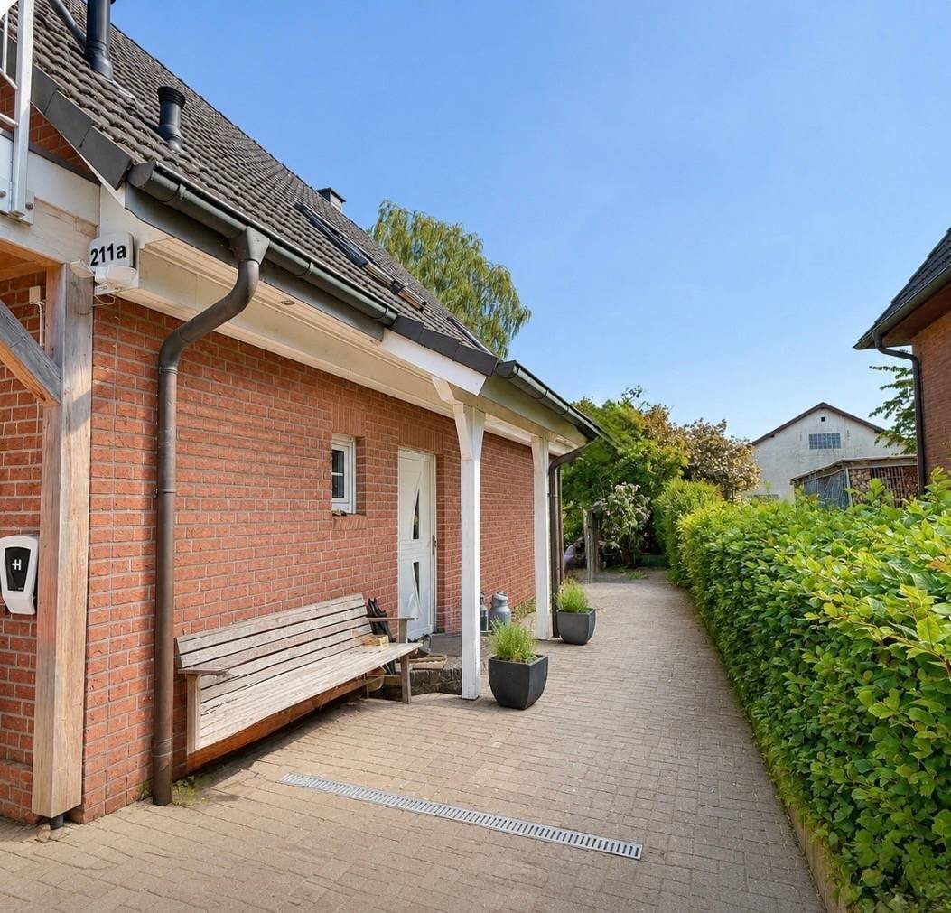 Doppelhaushälfte mit großem Garten, Terrasse und Kamin in Hamburg, 21039 Hamburg (Bergedorf Altengamme Curslack Neuengamme)