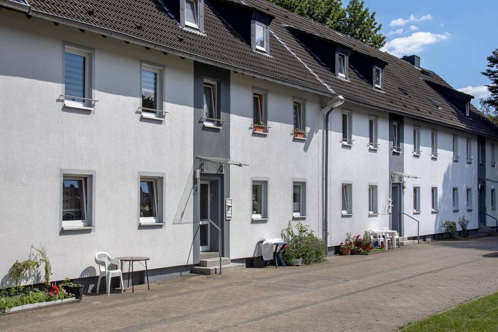 Möbel rein und wohnen mit modernem Wannenbad, 45892 Gelsenkirchen (Resse Resser-Mark)