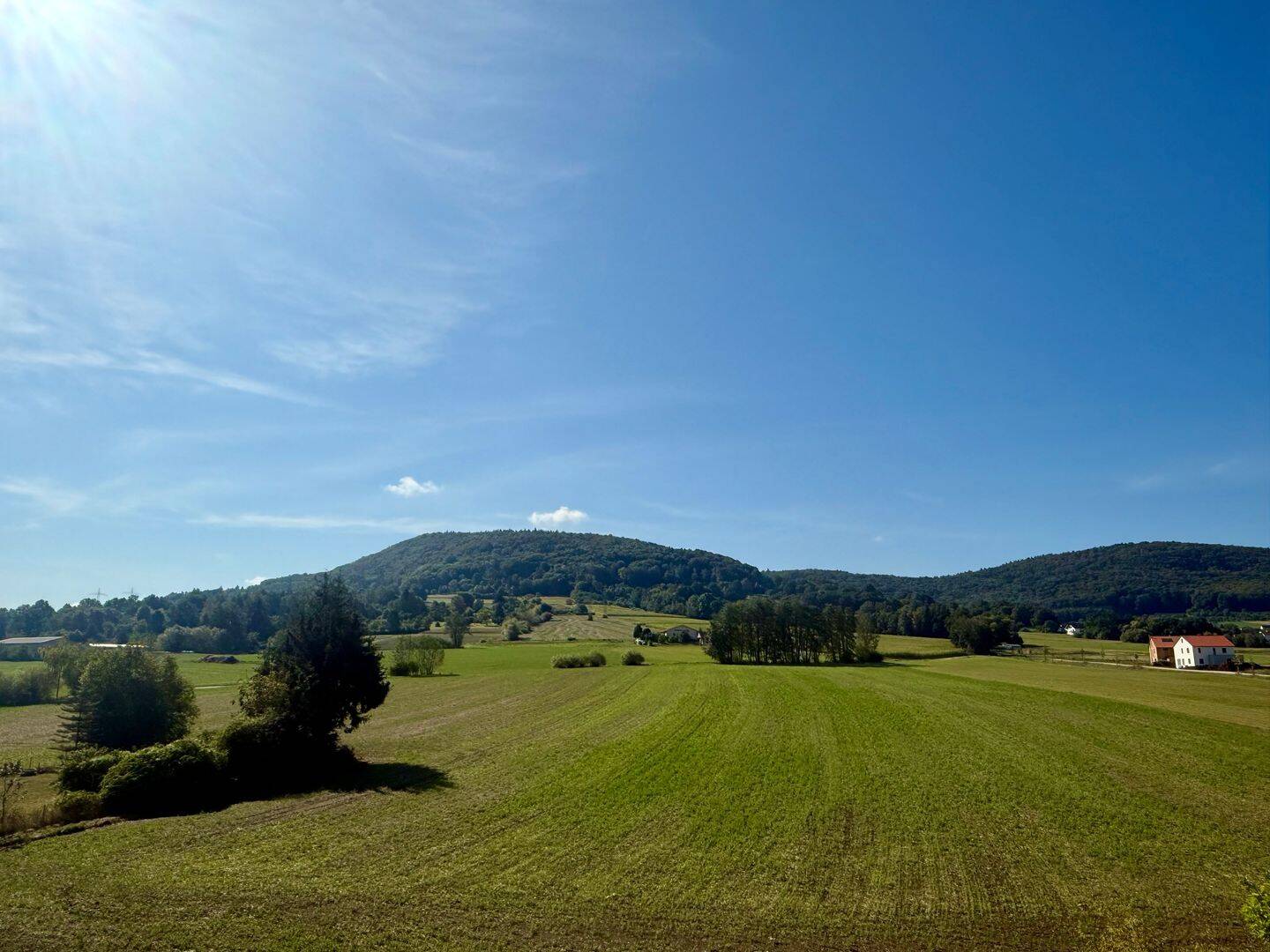 Helle sowie gepflegte 3-Zimmer-Wohnung mit
Blick ins Grüne, 91217 Hersbruck