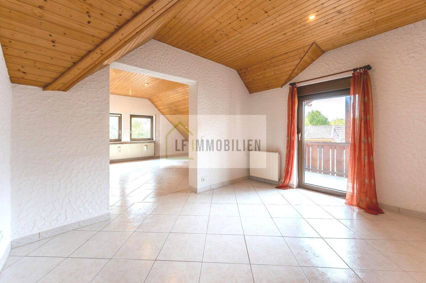 Großzügiges Wohnen auf zwei Ebenen – ca. 171 m² Maisonette mit 2 Balkonen, 76307 Karlsbad