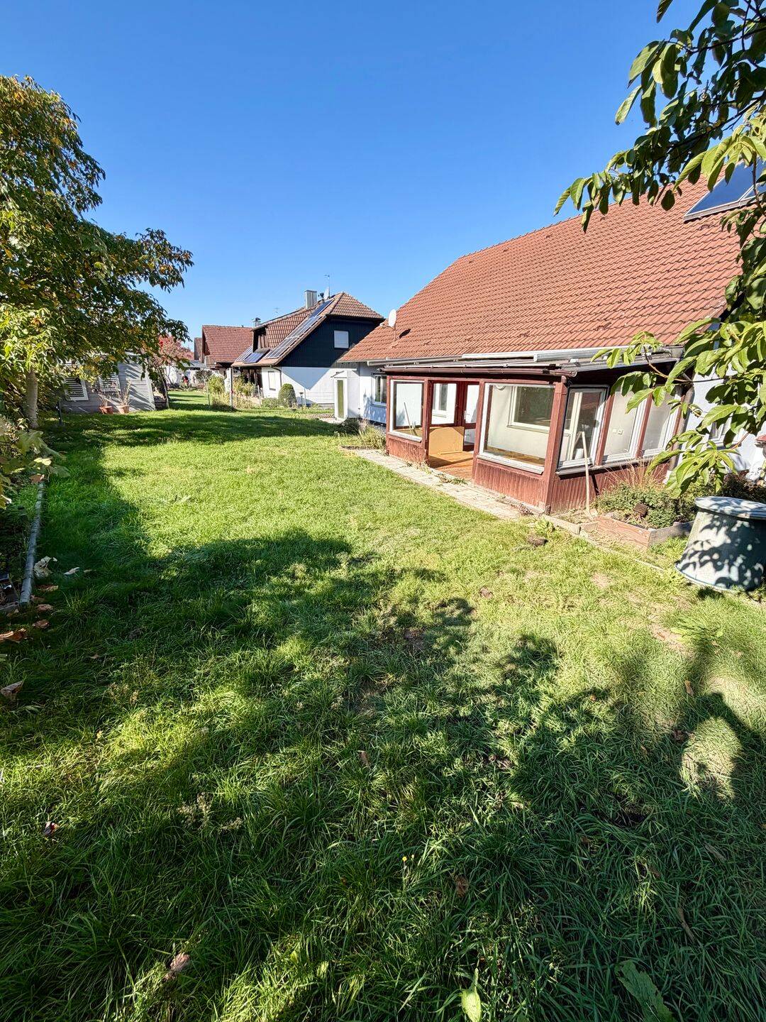 Großzügige 4-Zi-Erdgeschoss-Wohnung mit EBK + Garten in Veitsbronn (Kagenhof), 90587 Veitsbronn