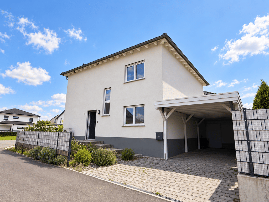 Freistehendes Einfamilienhaus mit Garten und Doppelcarport in ruhiger Wohnlage von Altenstadt-Höchst, 63674 Altenstadt